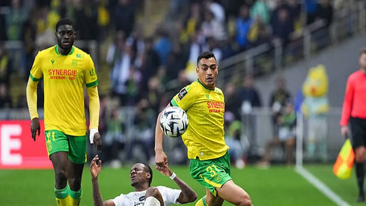 خليلوزيتش يجلس مصطفى محمد على مقاعد بدلاء نانت في مباراة أمل البقاء أمام ميتز